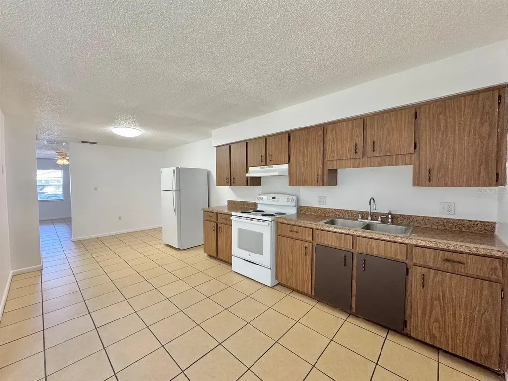 2575 Elm Avenue Lake Wales FL 33898