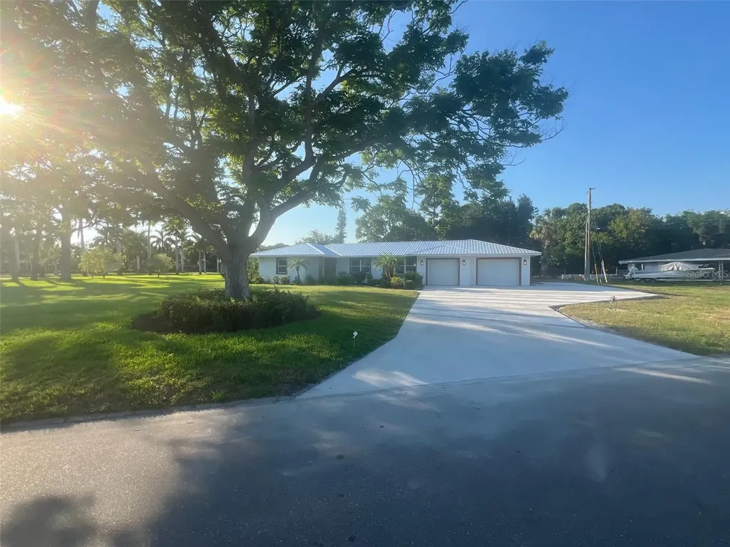 4620 7th Avenue W Bradenton FL 34209