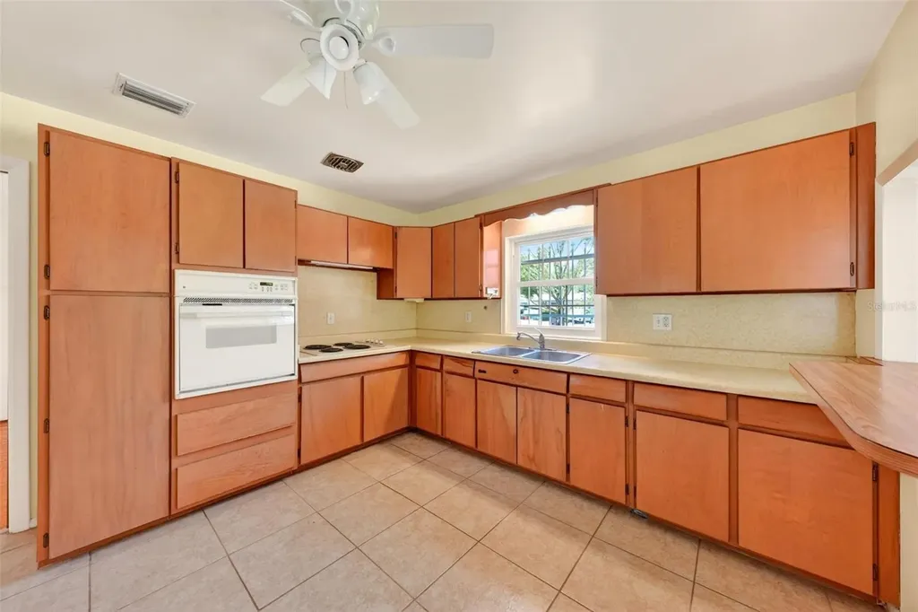 2501 Nancy Street Orlando FL 32806