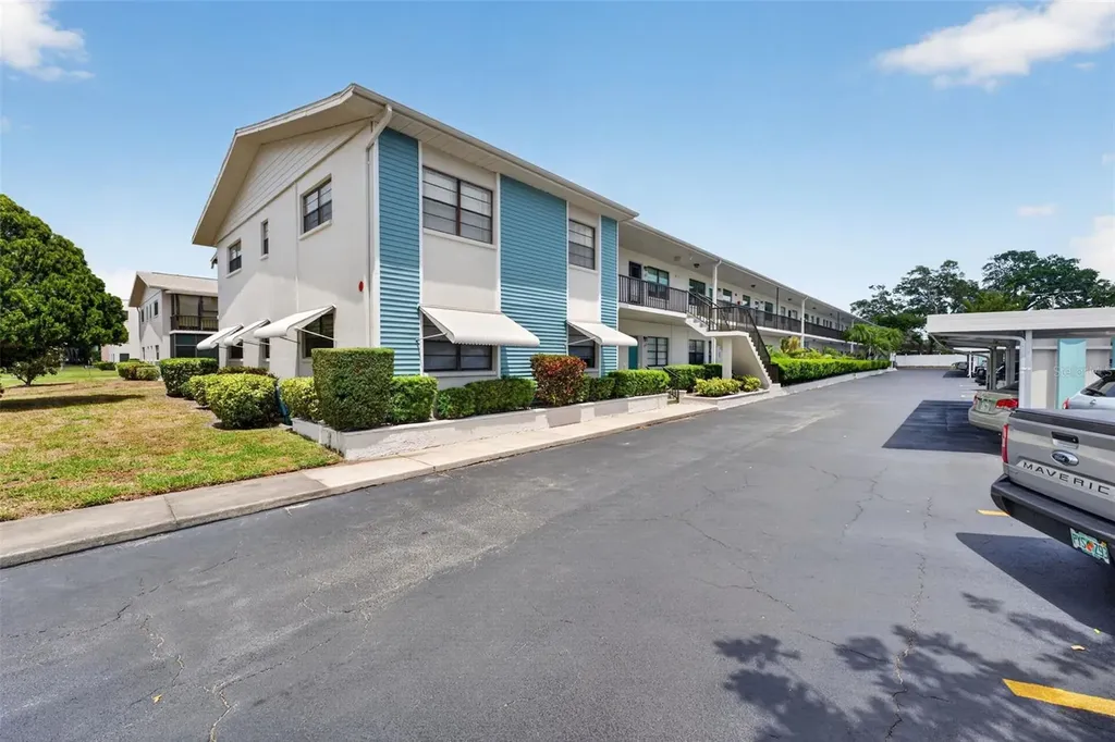 5925 Terrace Park Drive N St Petersburg FL 33709