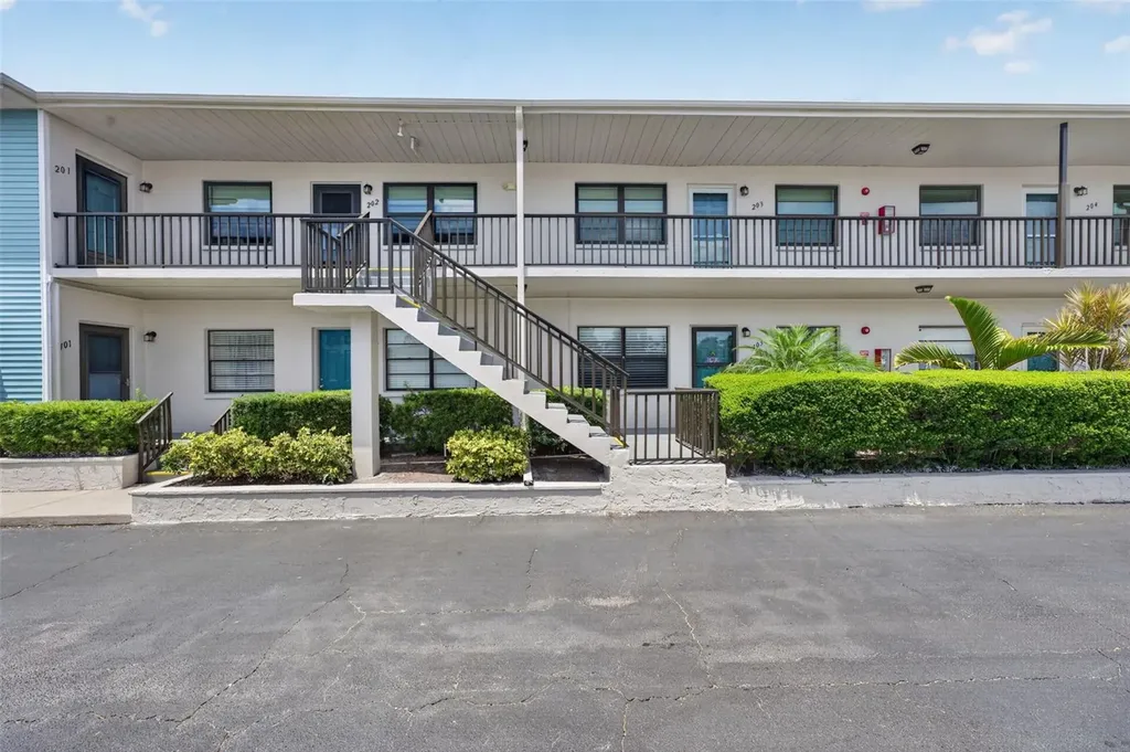 5925 Terrace Park Drive N St Petersburg FL 33709