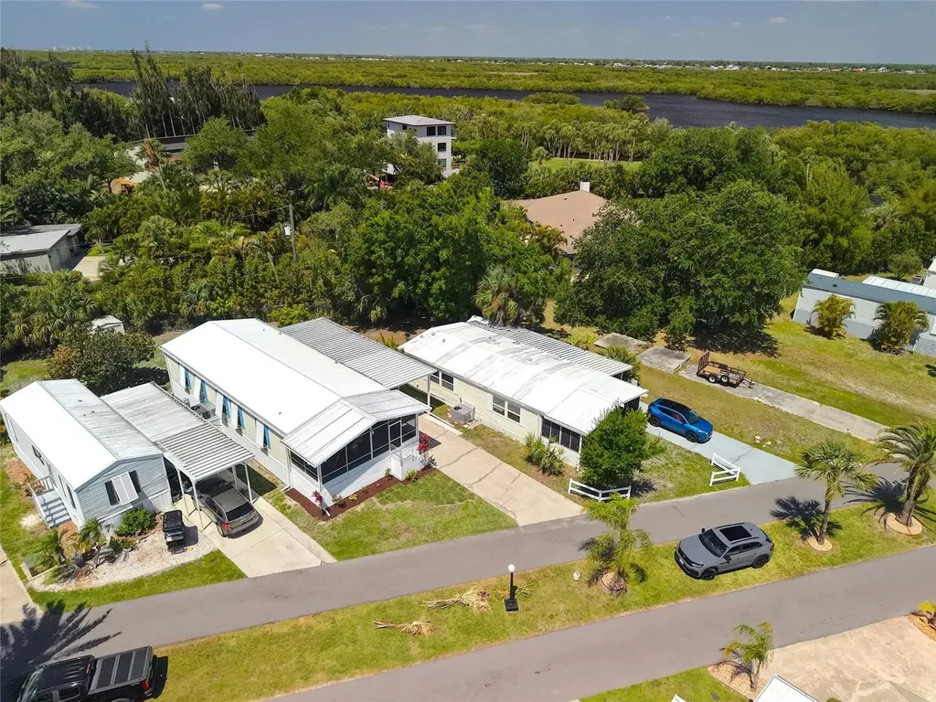 2927 Coquina Esplanade Punta Gorda FL 33982