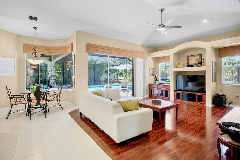 4813 Benchmark Court Sarasota FL 34238