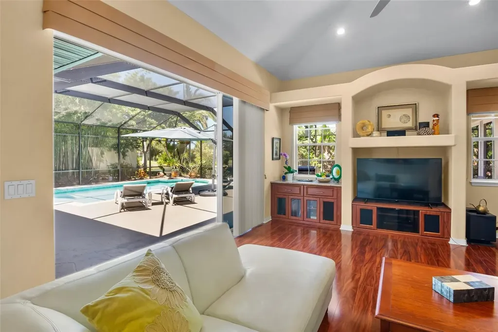 4813 Benchmark Court Sarasota FL 34238