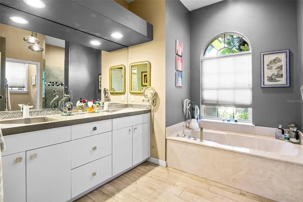 4813 Benchmark Court Sarasota FL 34238