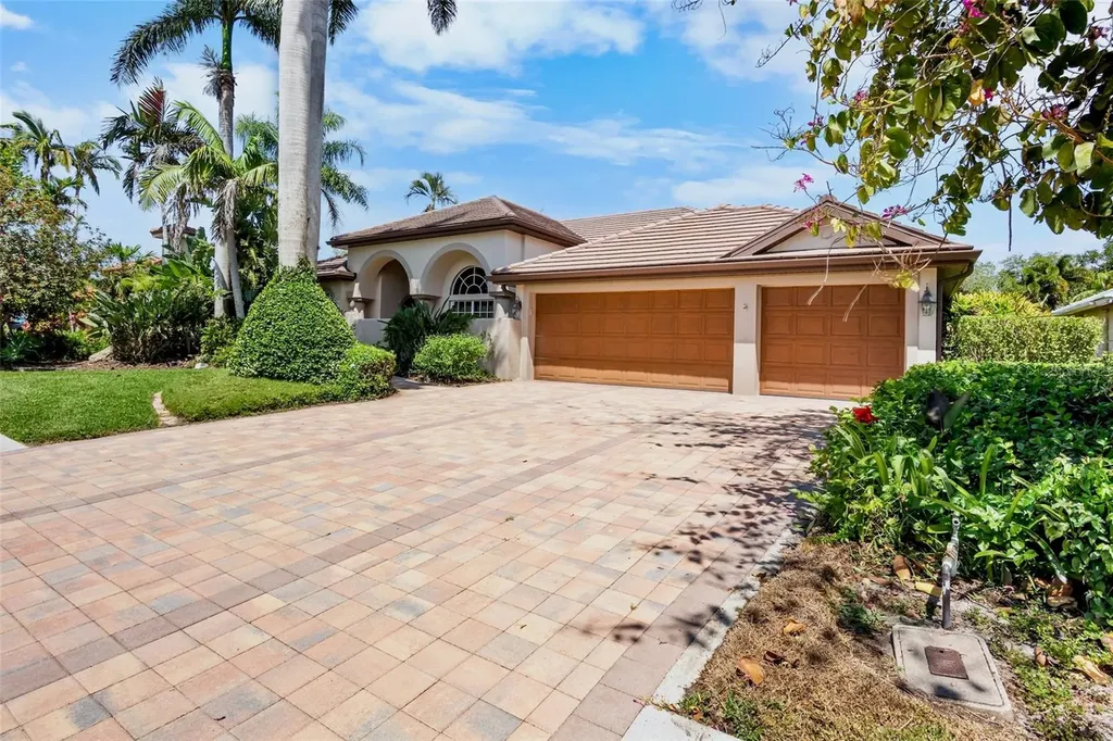 4813 Benchmark Court Sarasota FL 34238
