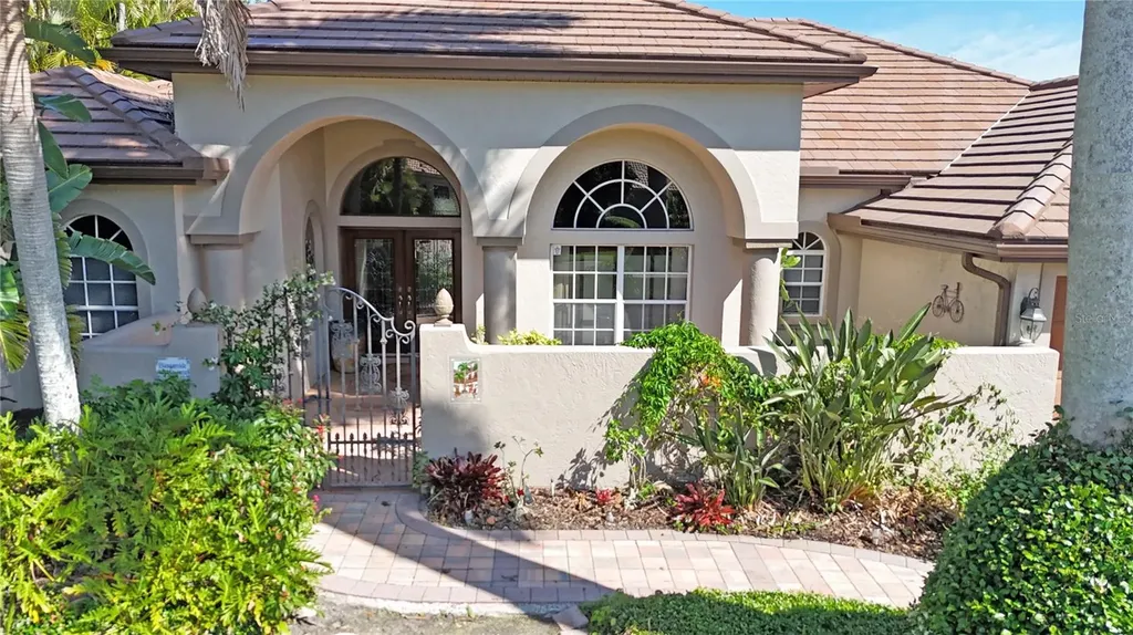 4813 Benchmark Court Sarasota FL 34238