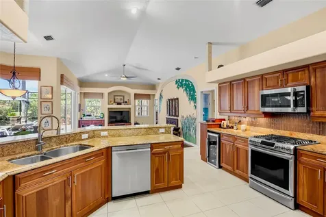 4813 Benchmark Court Sarasota FL 34238