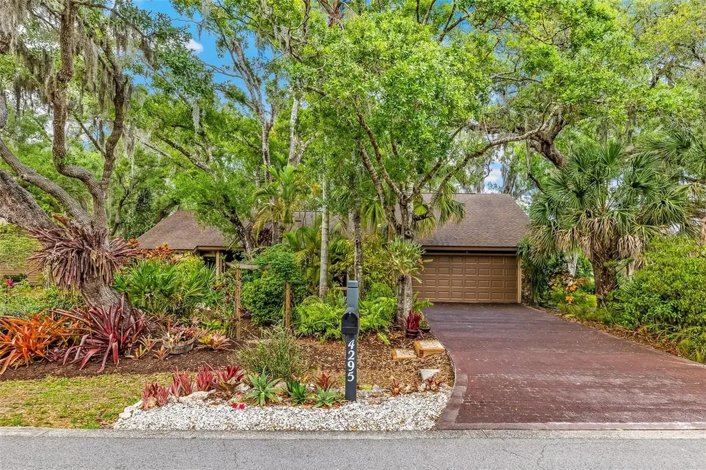 4295 Woodview Drive Sarasota FL 34232