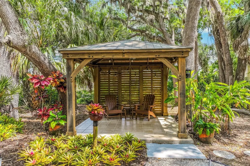 4295 Woodview Drive Sarasota FL 34232