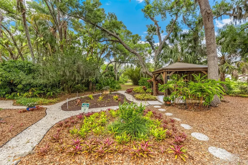 4295 Woodview Drive Sarasota FL 34232