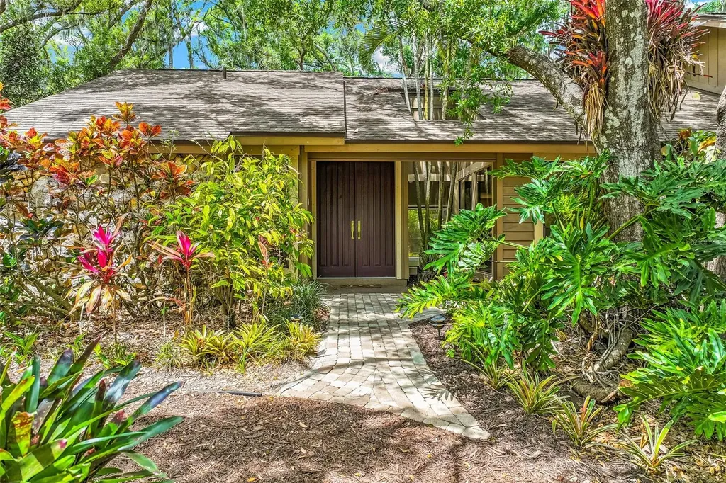 4295 Woodview Drive Sarasota FL 34232