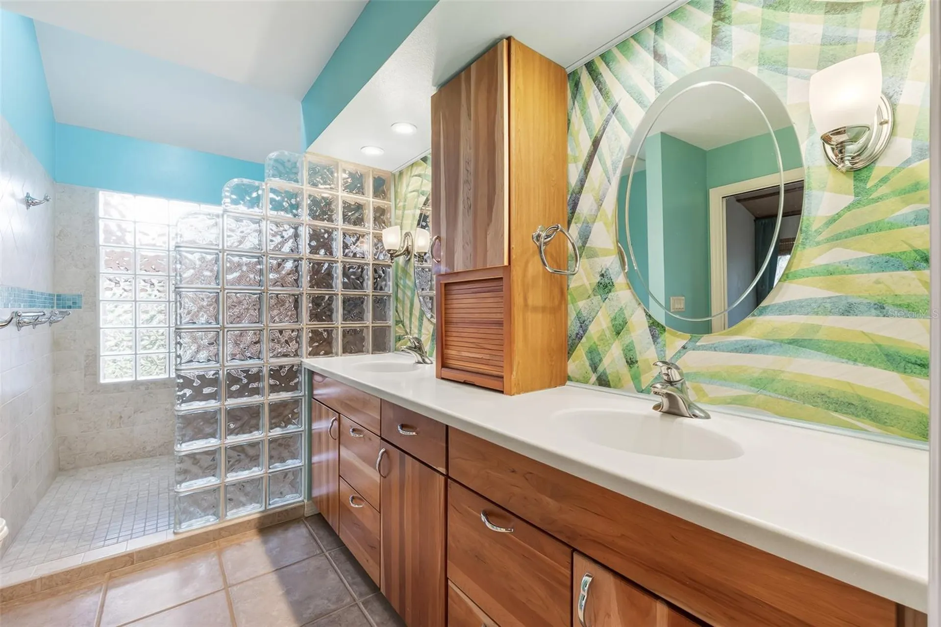 4295 Woodview Drive Sarasota FL 34232
