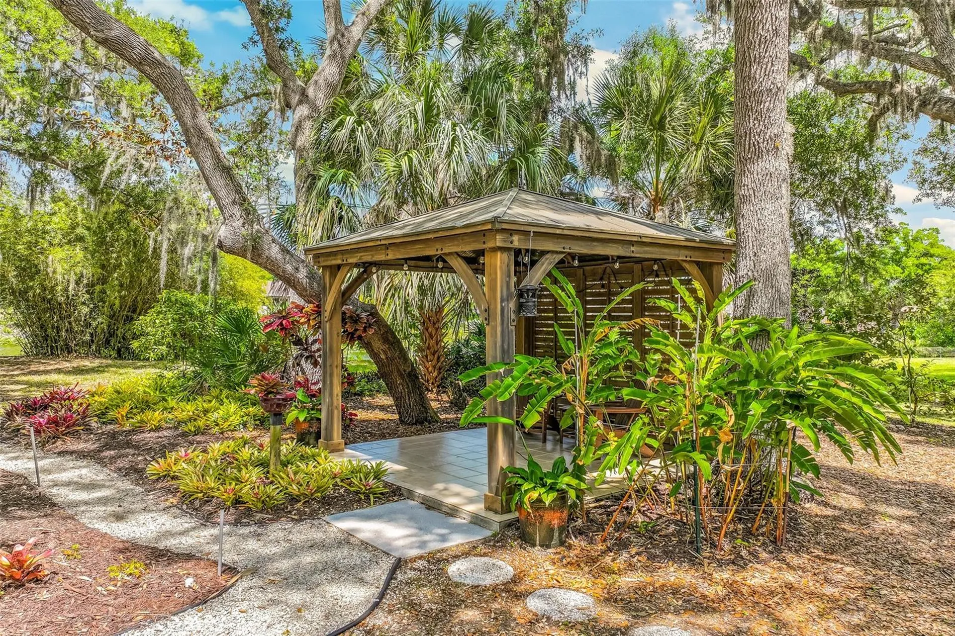 4295 Woodview Drive Sarasota FL 34232
