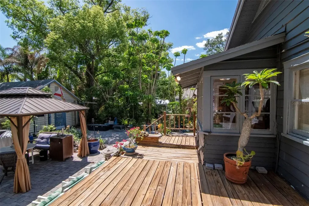 220 W Fern Street Tampa FL 33604