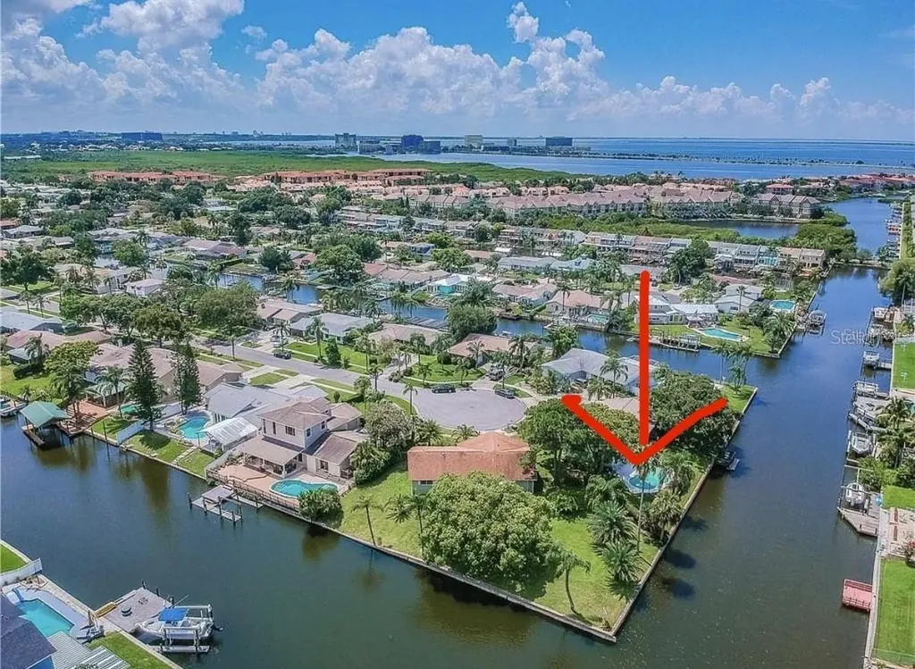 8728 Cobblestone Drive Tampa FL 33615