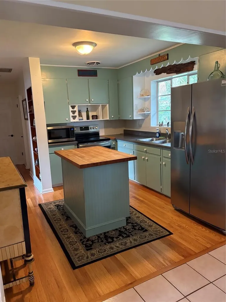 219 Kensington Avenue Deland FL 32724