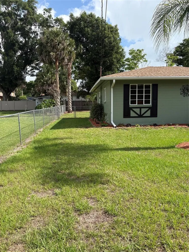 219 Kensington Avenue Deland FL 32724