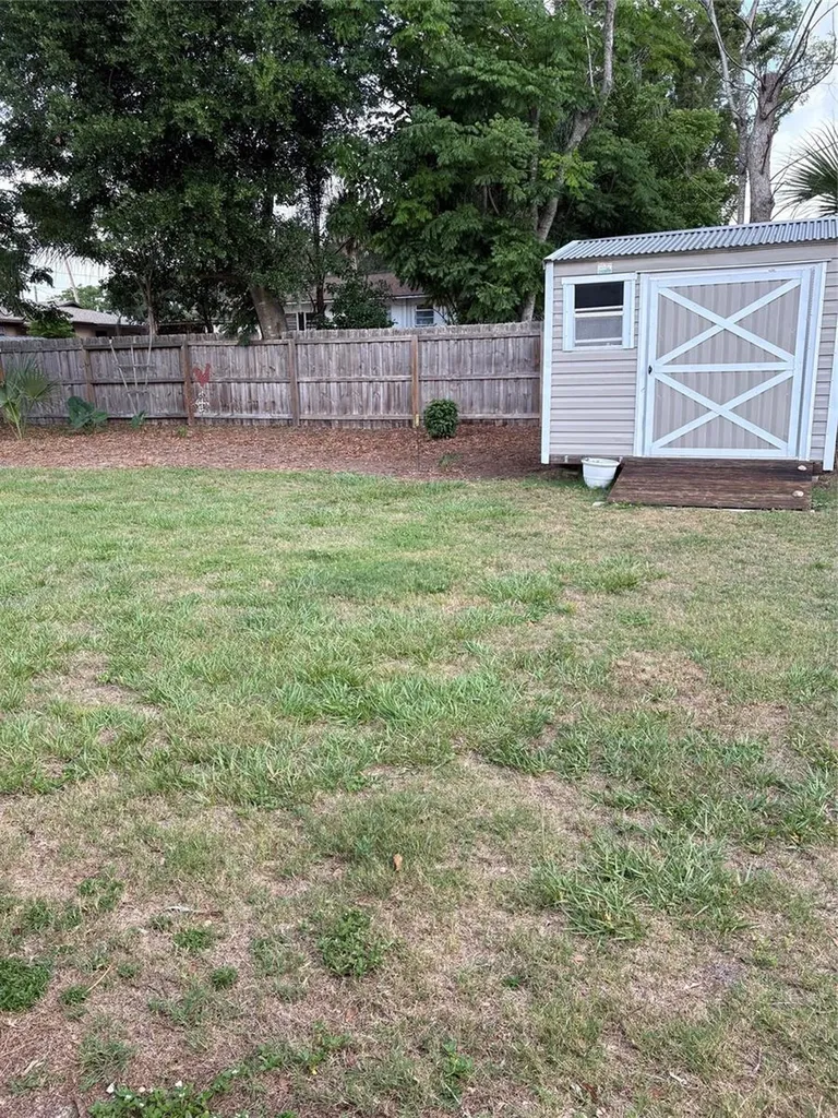 219 Kensington Avenue Deland FL 32724