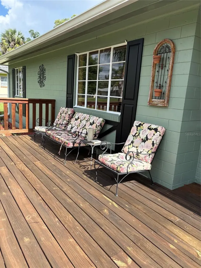 219 Kensington Avenue Deland FL 32724