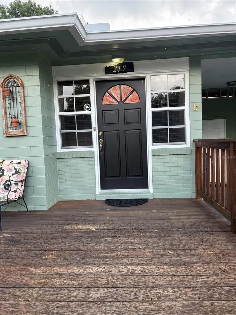 219 Kensington Avenue Deland FL 32724