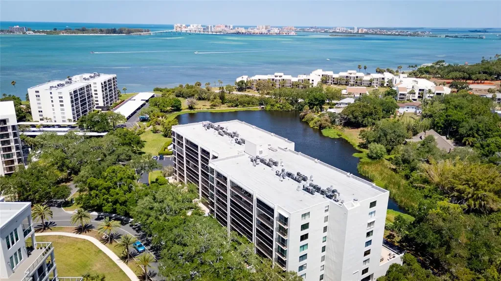 220 Belleview Boulevard Belleair FL 33756