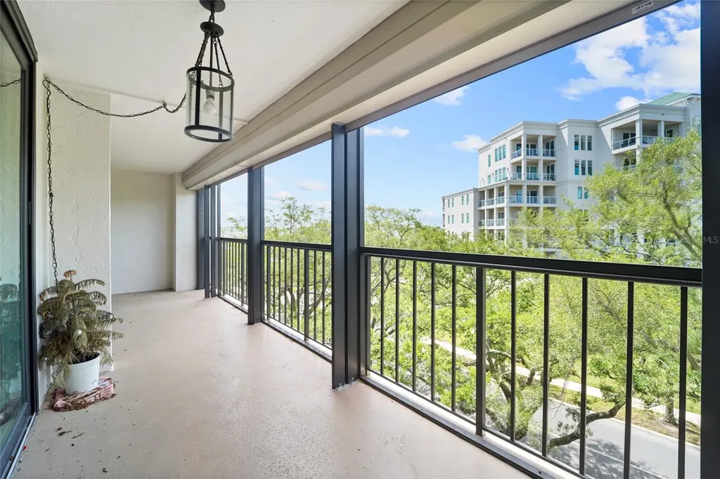 220 Belleview Boulevard Belleair FL 33756