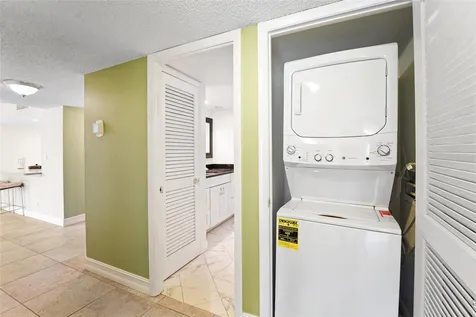220 Belleview Boulevard Belleair FL 33756