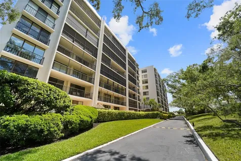 220 Belleview Boulevard Belleair FL 33756