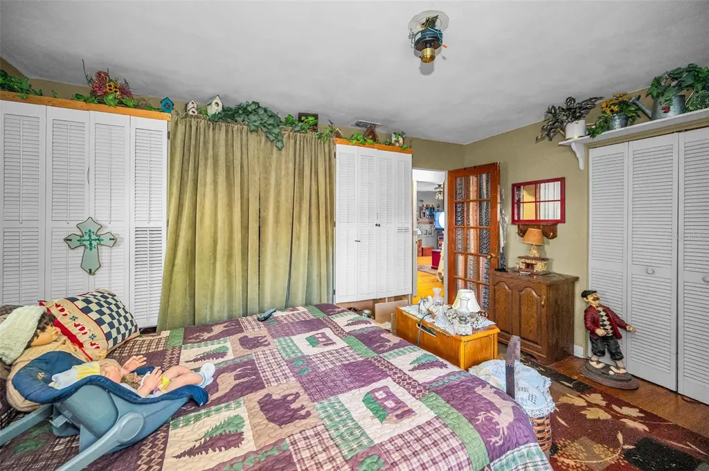 2876 30th Avenue N St Petersburg FL 33713