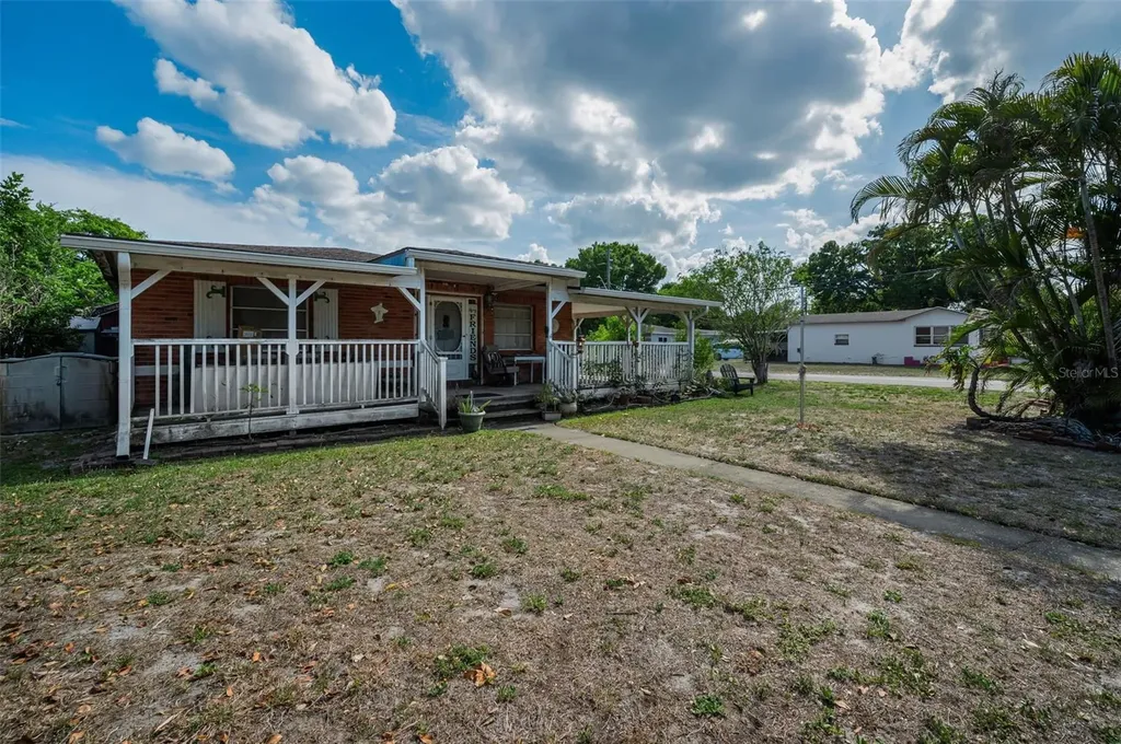 2876 30th Avenue N St Petersburg FL 33713