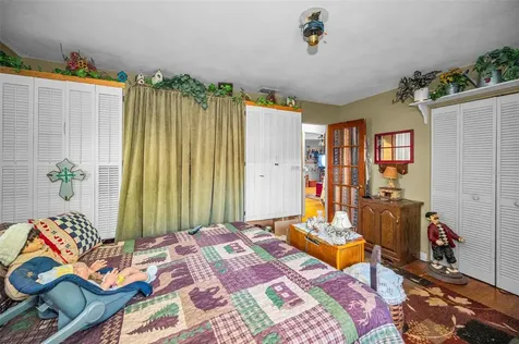 2876 30th Avenue N St Petersburg FL 33713