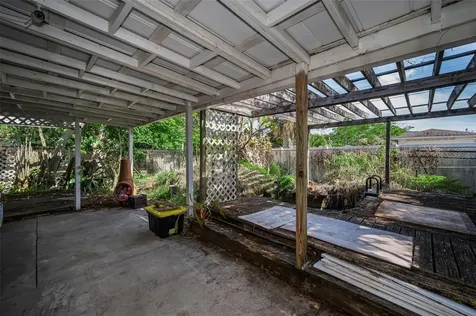 2876 30th Avenue N St Petersburg FL 33713