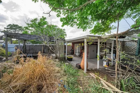 2876 30th Avenue N St Petersburg FL 33713