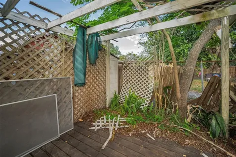 2876 30th Avenue N St Petersburg FL 33713