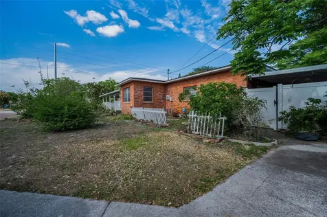 2876 30th Avenue N St Petersburg FL 33713