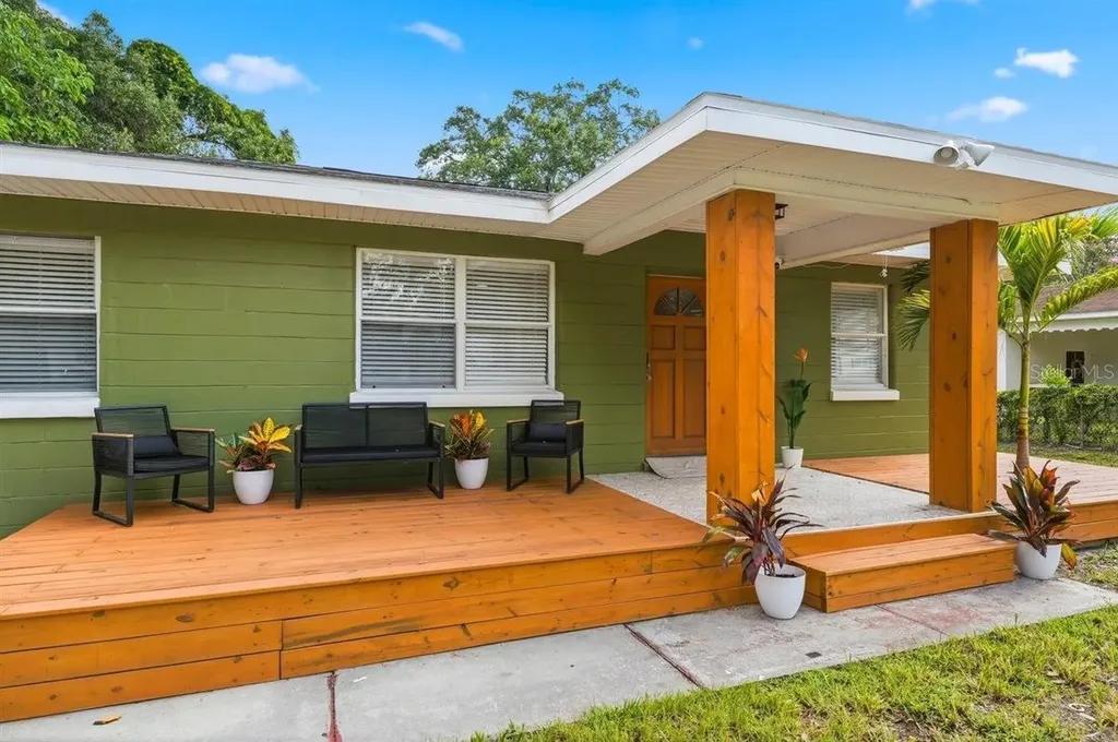 1912 E Hanna Avenue Tampa FL 33610