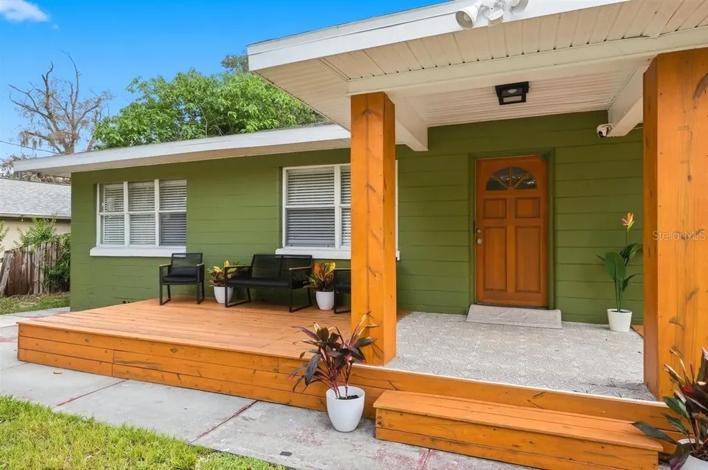 1912 E Hanna Avenue Tampa FL 33610