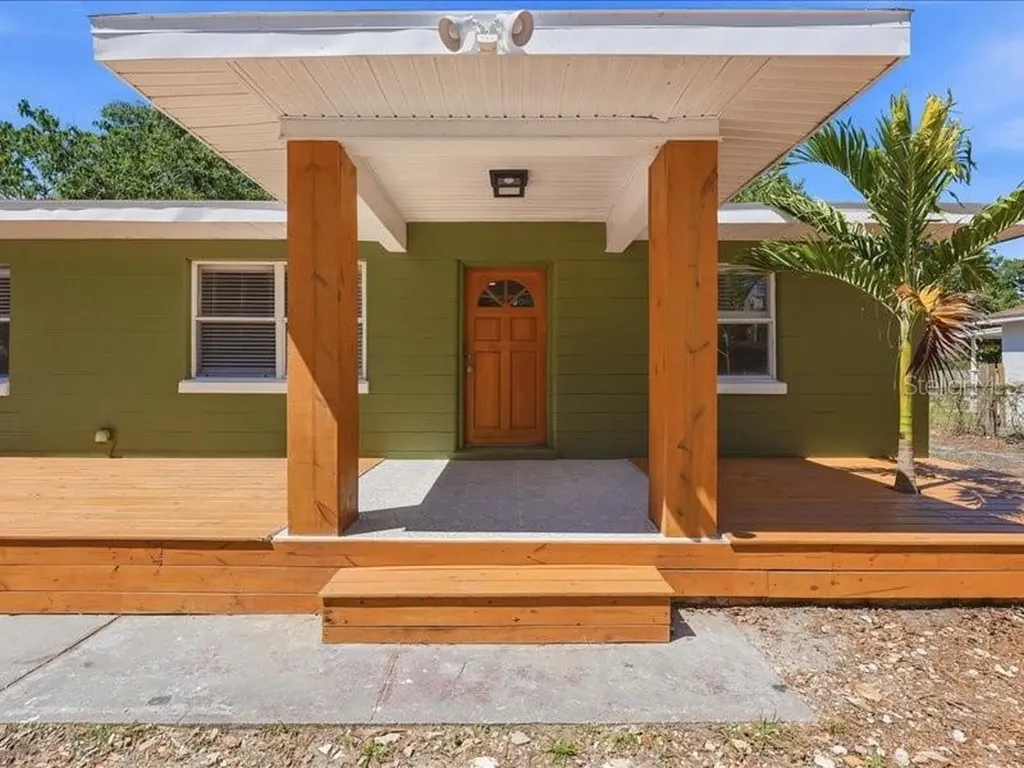 1912 E Hanna Avenue Tampa FL 33610