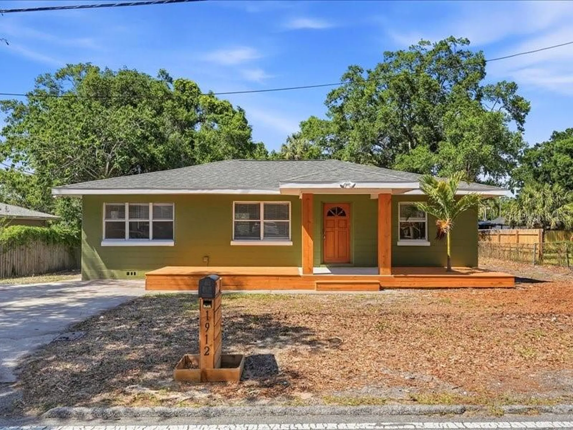 1912 E Hanna Avenue Tampa FL 33610
