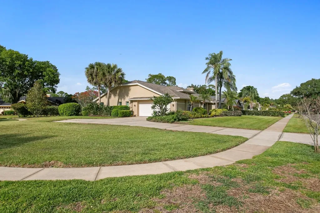 6211 Iroquois Court Odessa FL 33556