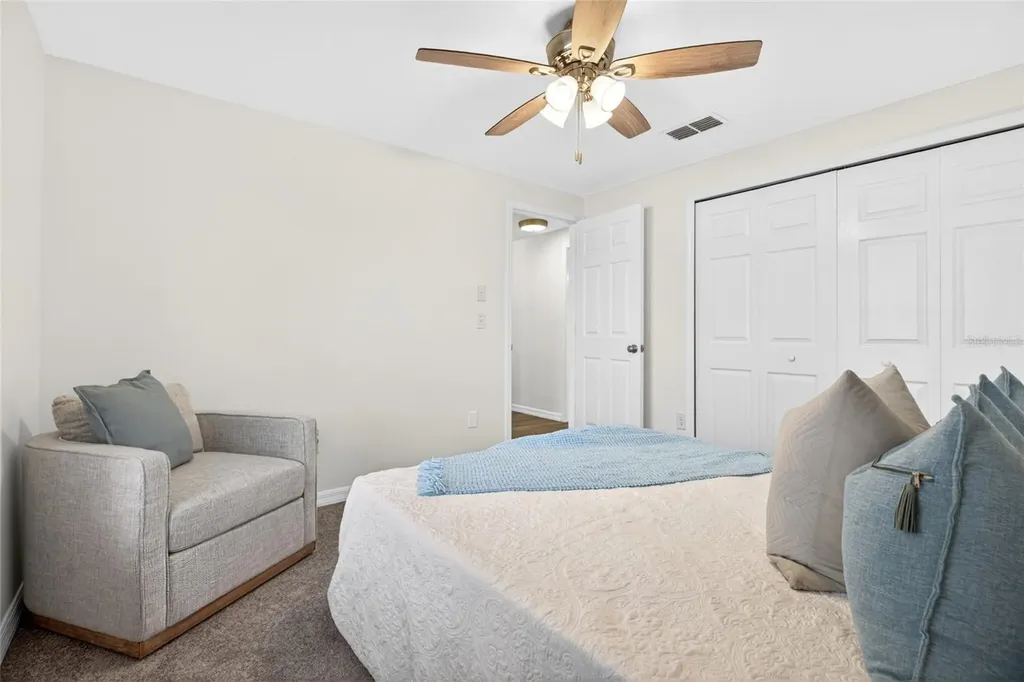 1513 Piney Branch Circle Valrico FL 33594