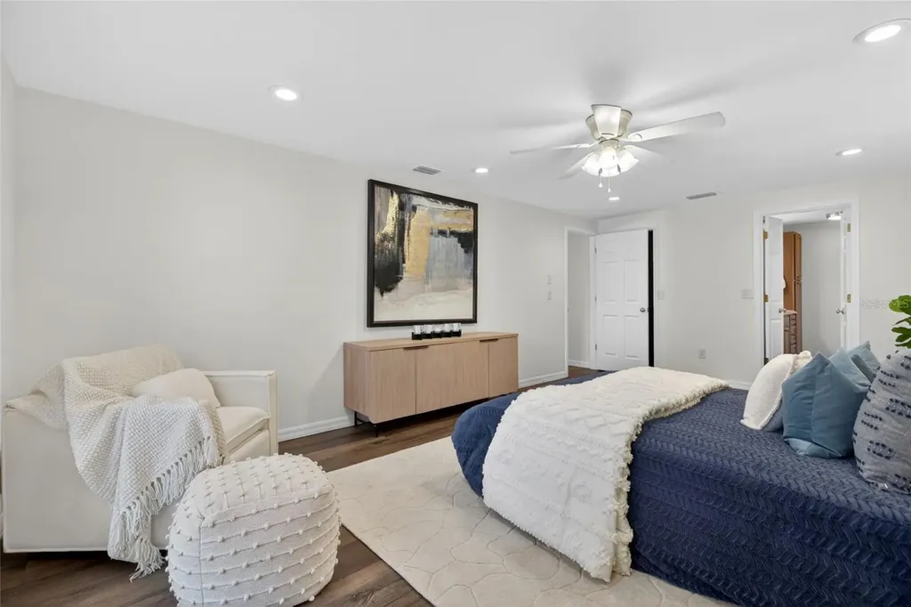 1513 Piney Branch Circle Valrico FL 33594
