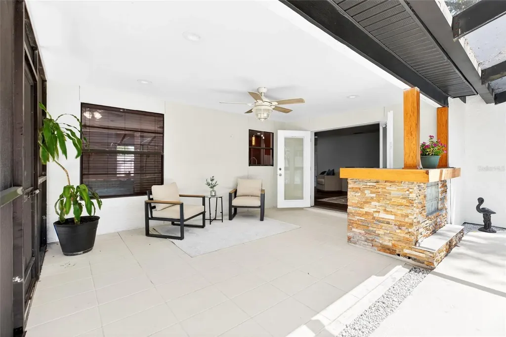 1513 Piney Branch Circle Valrico FL 33594