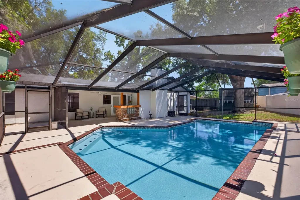 1513 Piney Branch Circle Valrico FL 33594