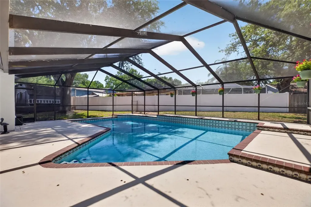 1513 Piney Branch Circle Valrico FL 33594