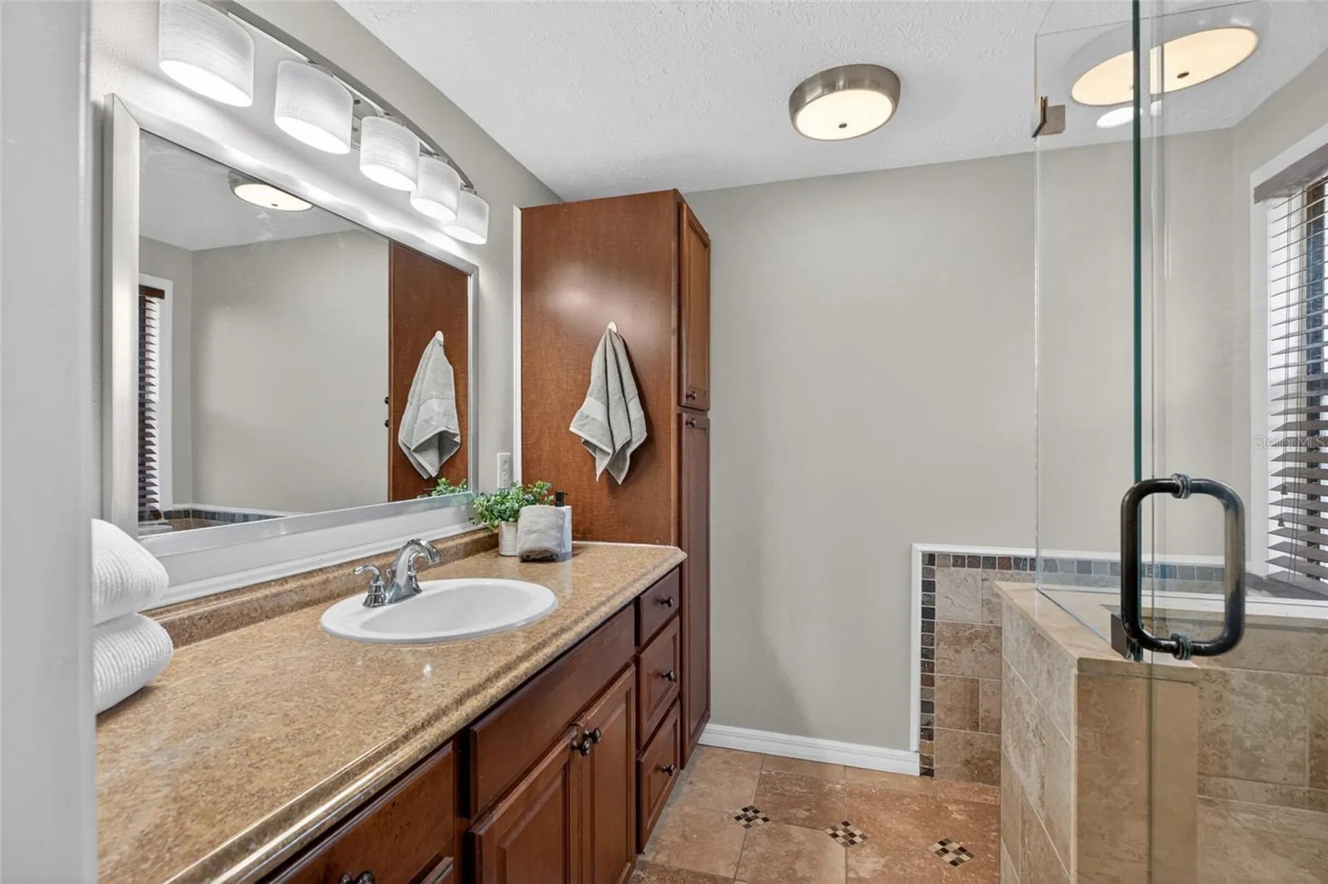 1513 Piney Branch Circle Valrico FL 33594