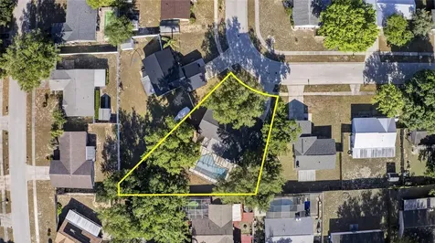 1513 Piney Branch Circle Valrico FL 33594