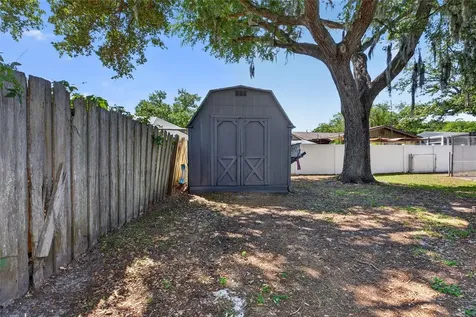 1513 Piney Branch Circle Valrico FL 33594