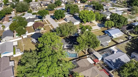 1513 Piney Branch Circle Valrico FL 33594